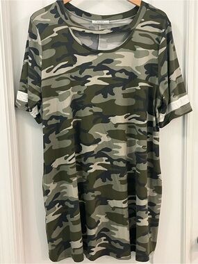 Janette Plus Neutral Camo Short Sleeve Tunic 3X. Wear as shirt or dress.